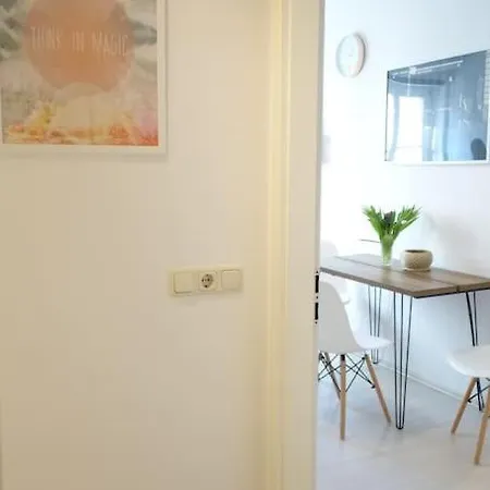 Cosy With Kitchen&netflix In Neustadt Dresde