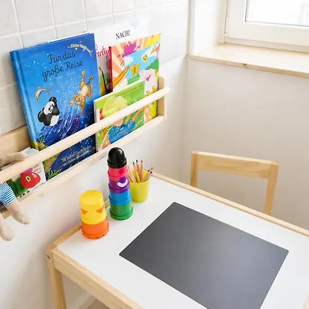 アパート Cosy With Kitchen&netflix In Neustadt ドレスデン